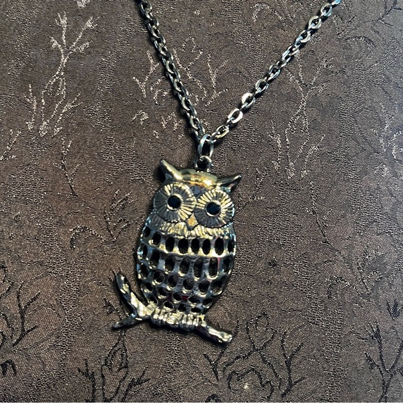 Vintage Silver Toned Owl Pendant 12” - Picture 5 of 5